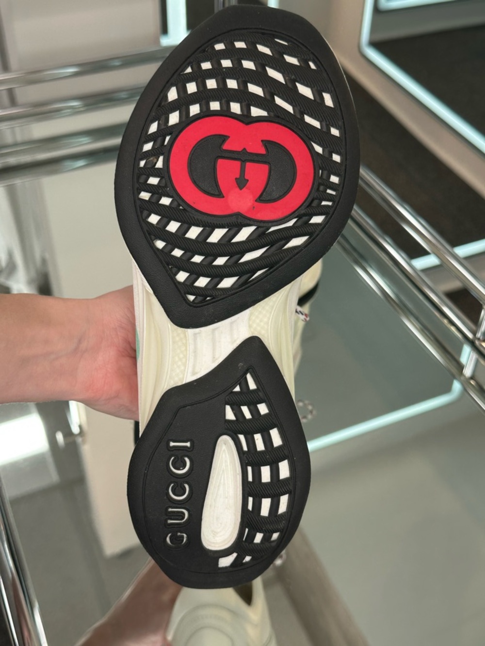 Gucci Run Sneakers - Picture 7 of 10